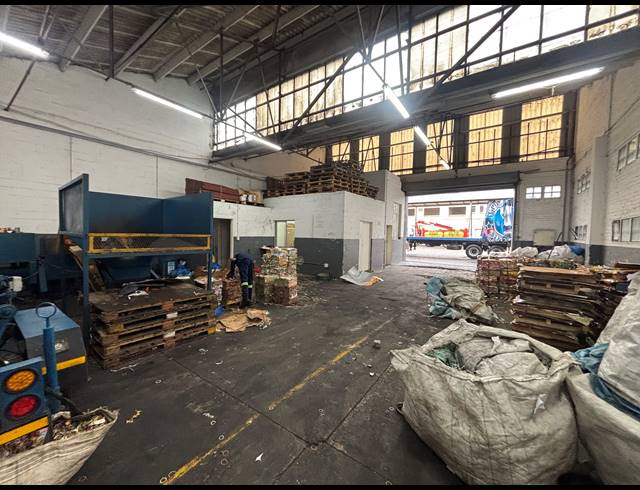 580M² WAREHOUSE TO LET IN EPPING INDUSTRIAL